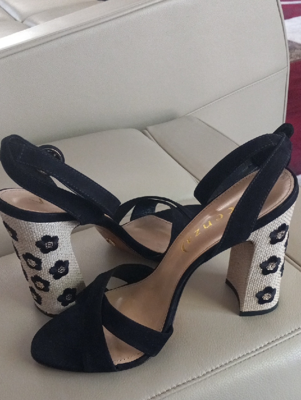 Vicenza Black Floral-Embroidered Block Heel Sandals with Ankle Strap Sz 41